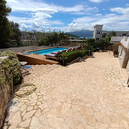 Papa Vila Ksamil
