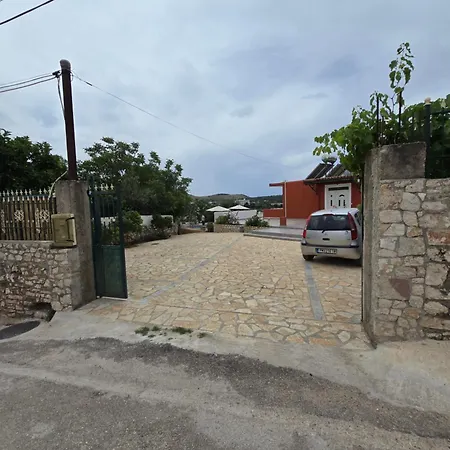 Papa Vila Ksamil